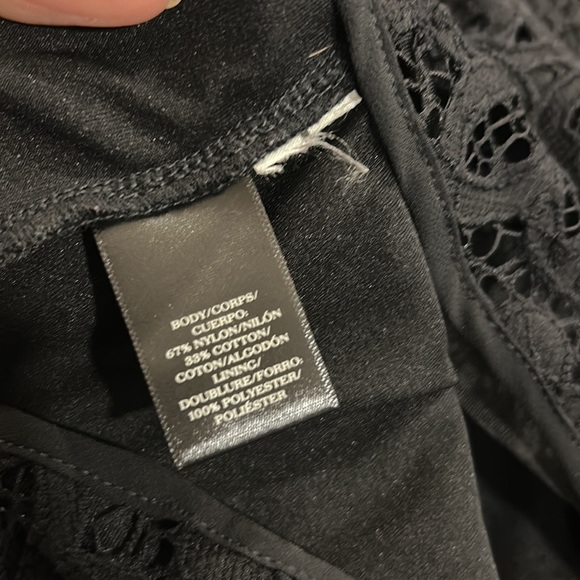 Ann Taylor Petite Black Lace Crochet short sleeve top fully lined w back zip - Picture 13 of 14